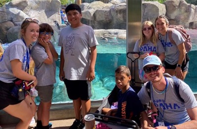 Camp Paha attendees on a fieldtrip to aquarium